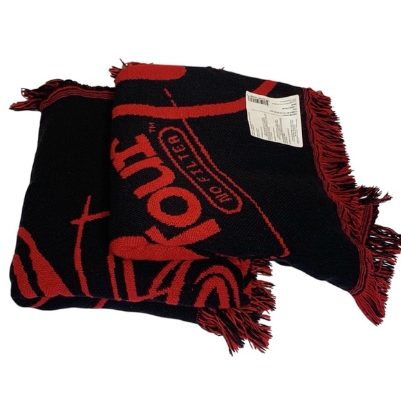 The Rolling Stones Authentic Large Black & Red TOUR TM Mouth Fringed Blanket NWT - Picture 7 of 7